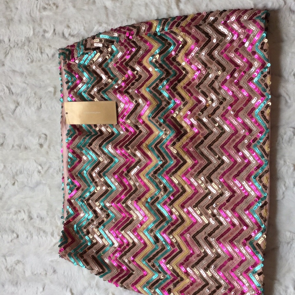 NWT Francesca’s Med Sequin Skirt Side Zip - Picture 2 of 4